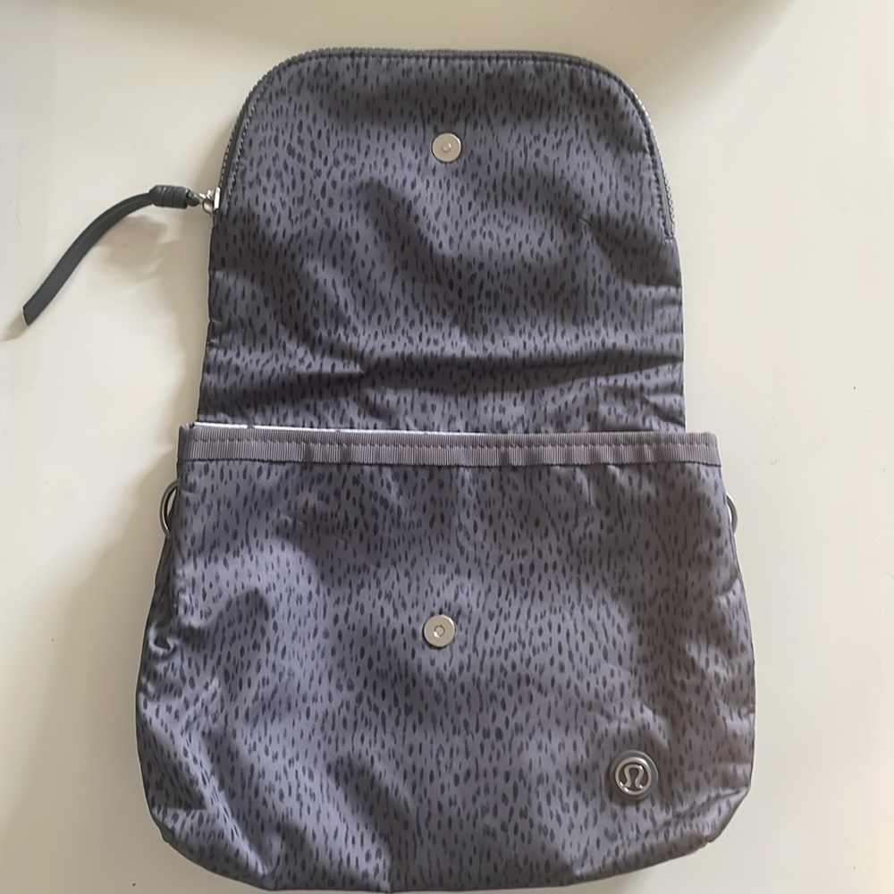 Lululemon Party Om Bag - Picture 3 of 17